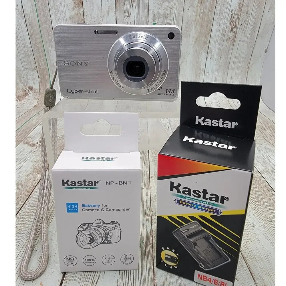 SONY Cyber-Shot DSC-W530 Vintage Digital Camera 14.1MP 4x Optical Zoom Silver